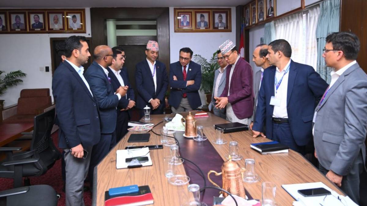 स्थलमार्गबाट आउने पर्यटकले अब अनलाइनबाटै सवारी दर्ता गर्न मिल्ने