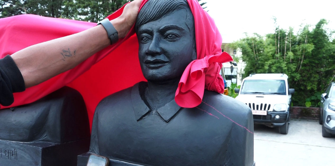 शहीदको सालिकको स्वरूपमा आफन्तको आपत्ति, अनावरण नगरी फर्किए गृहमन्त्री गुरुङ