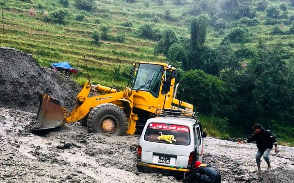 बागलुङका दुई मुख्य राजमार्ग अवरुद्ध