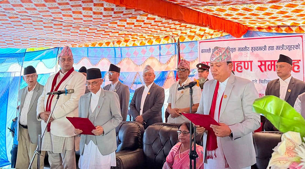 बागमती प्रदेशमा मन्त्रिपरिषद् विस्तार : एमाले, नेकपा र राप्रपाका मन्त्रीहरूले लिए शपथ