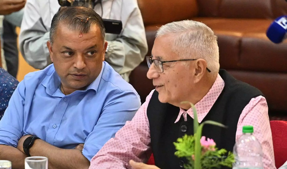 गगनसँग भेटेर शेखरले भने : देश र लोकतन्त्र अप्ठ्यारोमा छ, कांग्रेस मिल्नुको विकल्प छैन