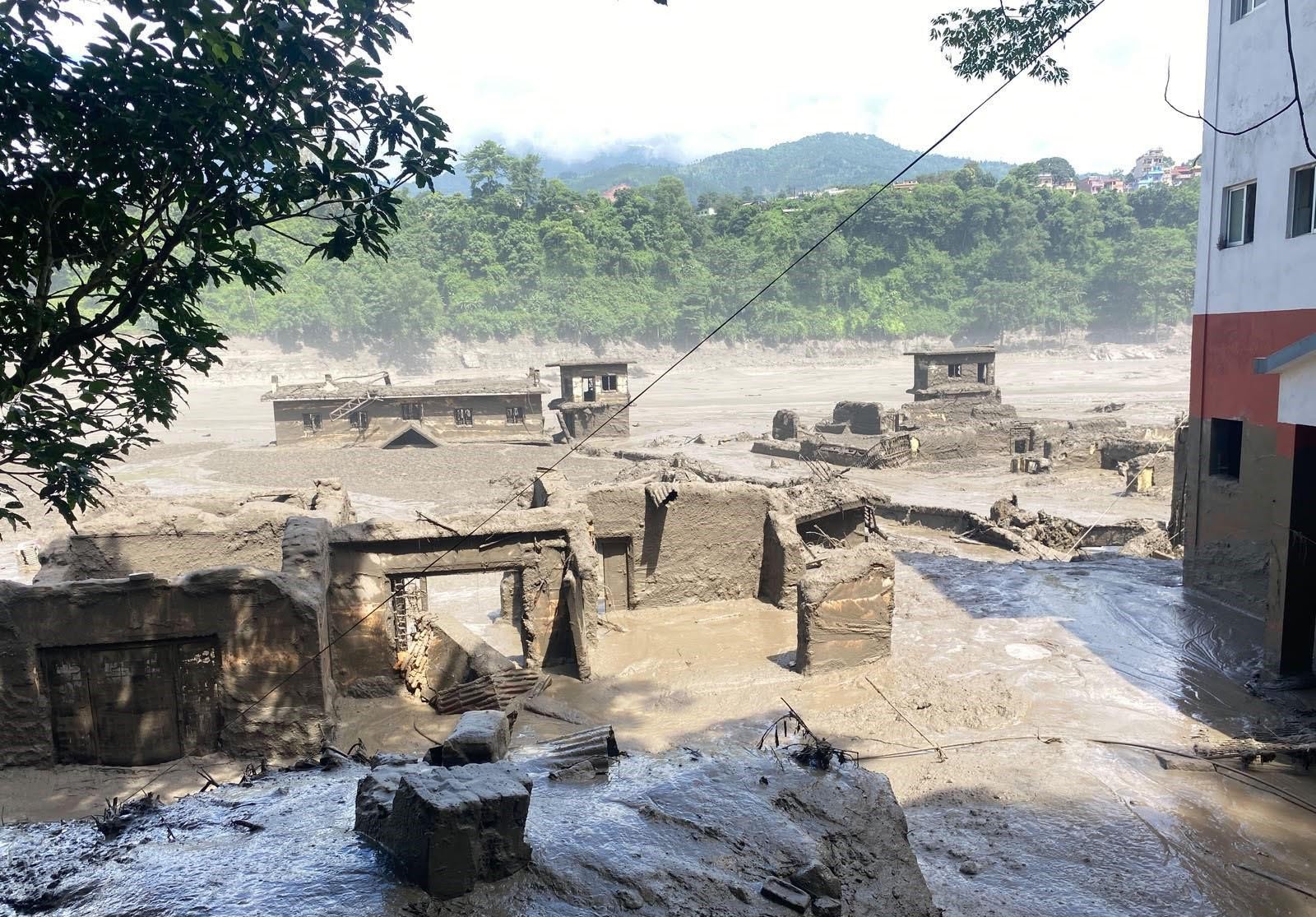 भीषण बाढीपछि अवरुद्ध सञ्चार यसरी भयो पुनःस्थापना
