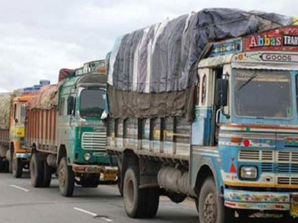 मालवाहक सवारीको भार नियन्त्रणमा कडाइ, क्षमताभन्दा बढी लोड भए सडकमै झारिने नियम लागू