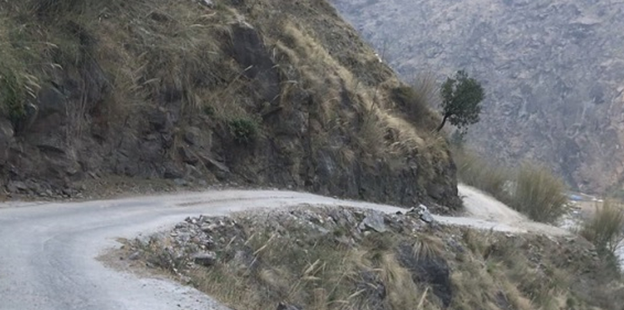 तीन दिनपछि खुल्यो बेँसीसहर-चामे सडक