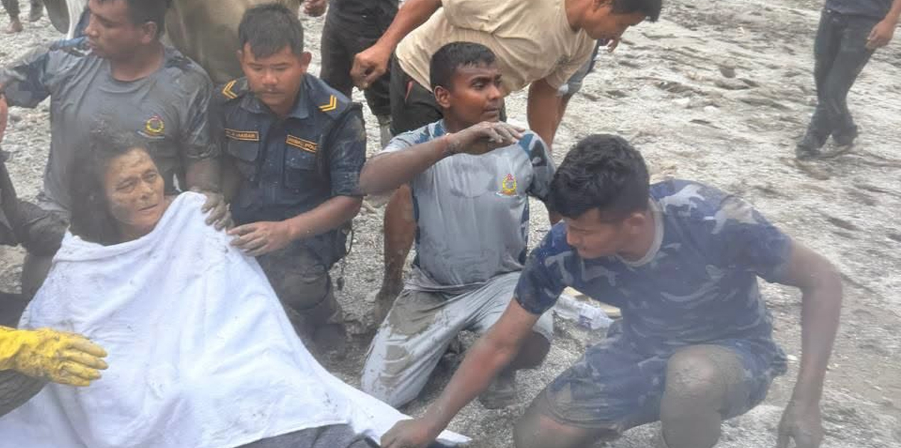 त्रिशूली बाढीको ११ औँ दिन: सुरुङमा फसेका एक महिलाको जीवितै उद्धार