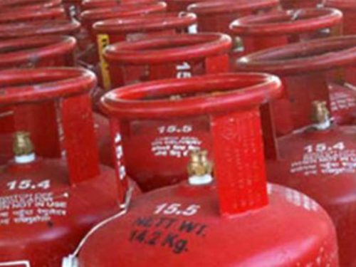 कृष्णभीरको सडक भासिएपछि उपत्यका बाहिर एलपी ग्यास भरिँदै