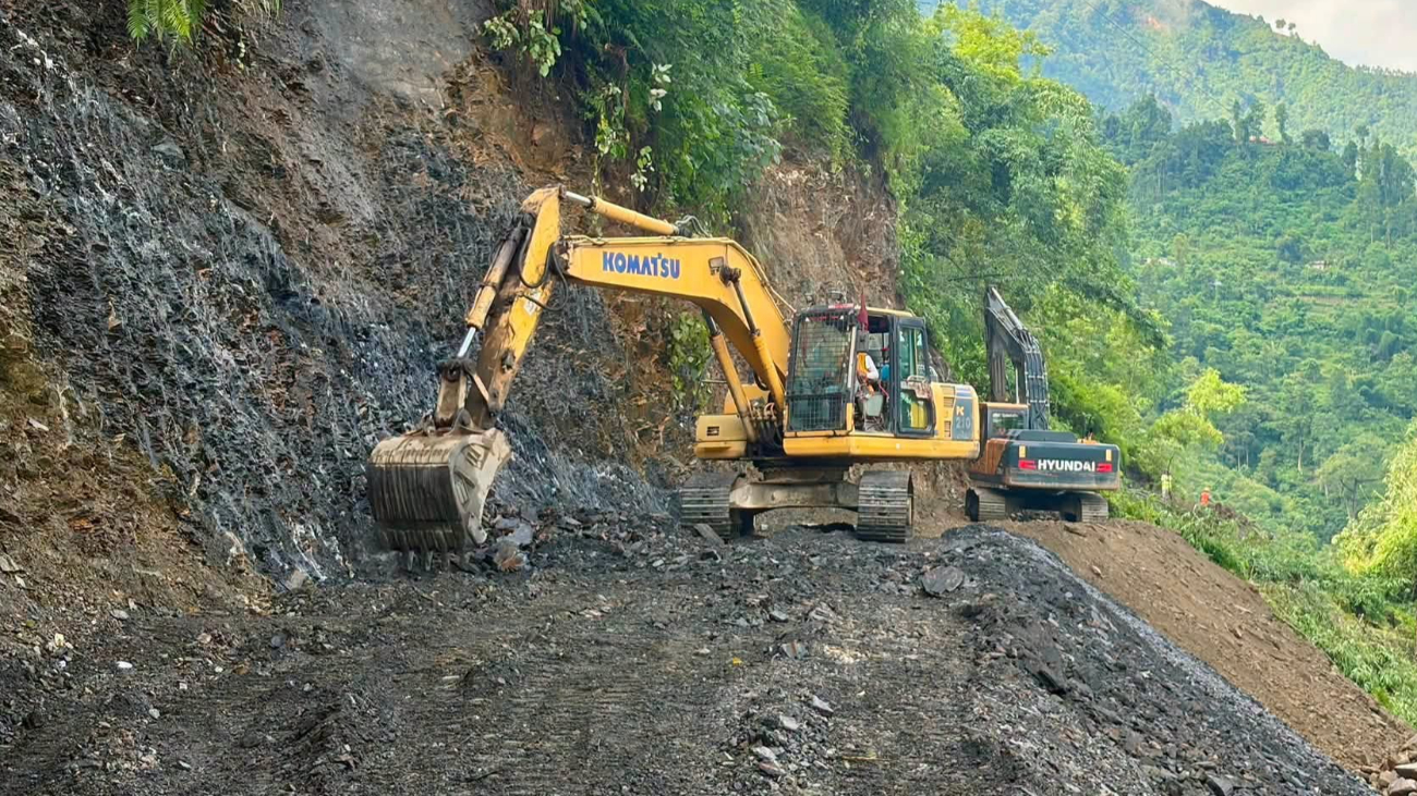 कृष्णभीरमा  खोलिएको ‘ट्र्याक’ लाई फराकिलो बनाइँदै