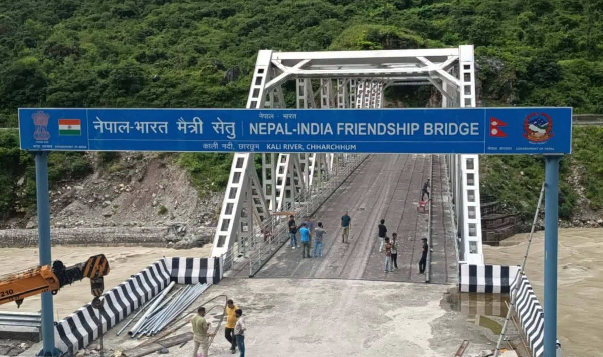 नेपाली भूमिमा भारतीय गाउँको नाम लेखिएको बोर्ड, सच्याउन माग